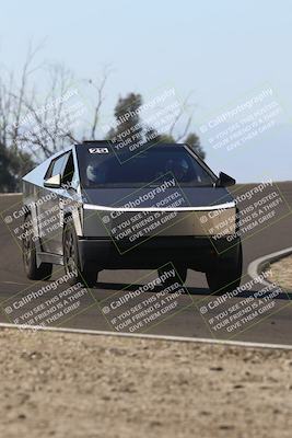 media/Nov-08-2025-Speed Ventures (Sat) [[1c7a6332f5]]/TC B/Session 2 (Turn 2)/